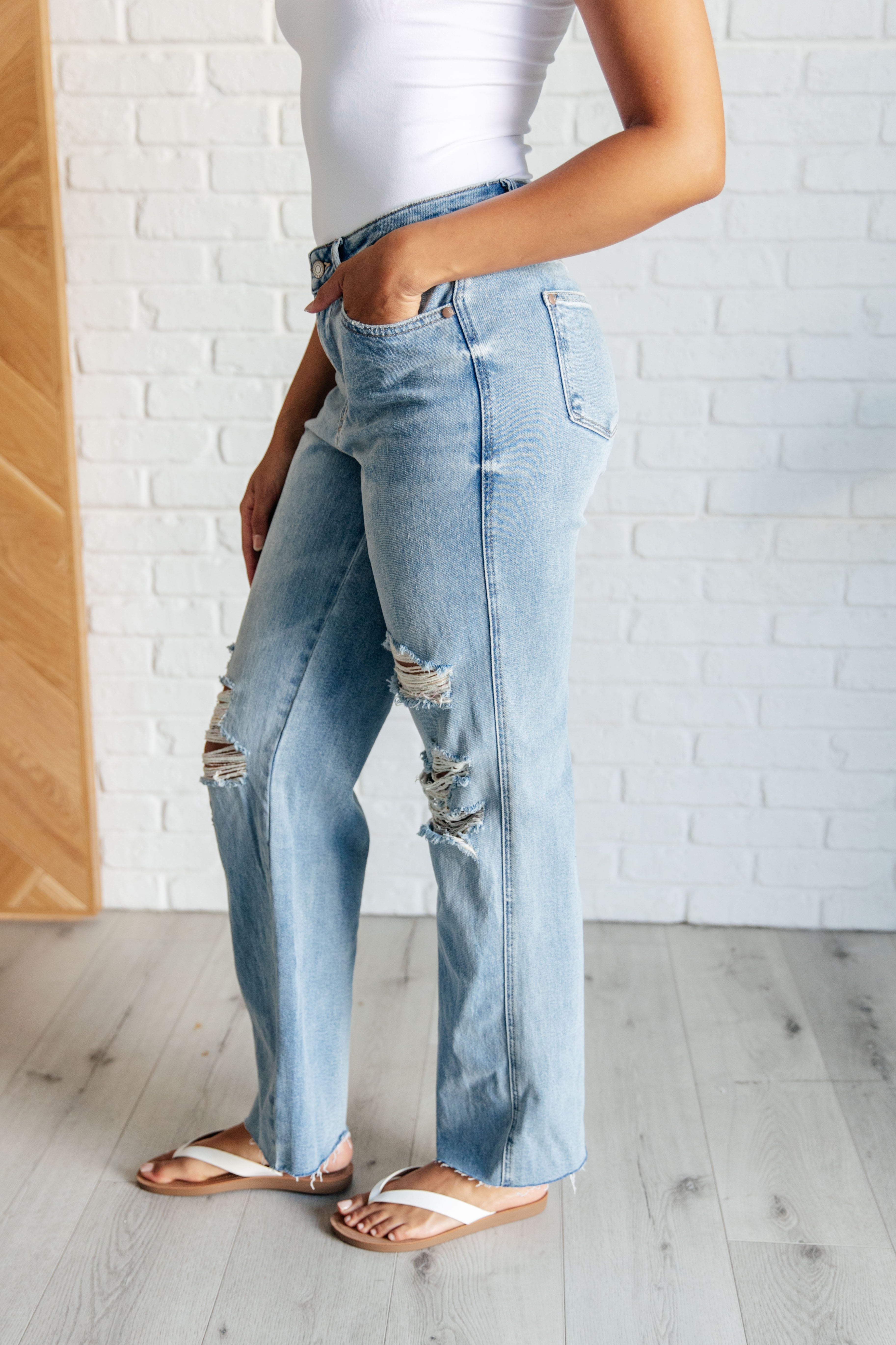 JUDY BLUE: Ramona High Rise Rigid Magic Destroyed Straight Jeans