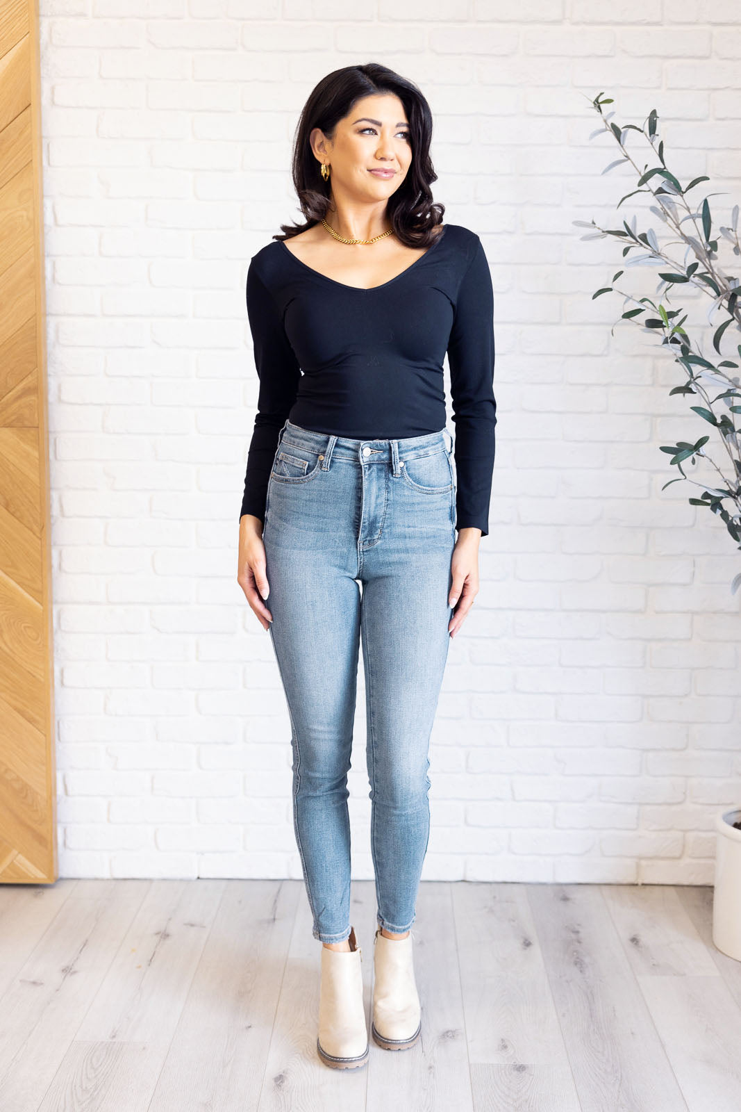 JUDY BLUE: Justine High Rise Control Top Contrast Wash Skinny Jeans