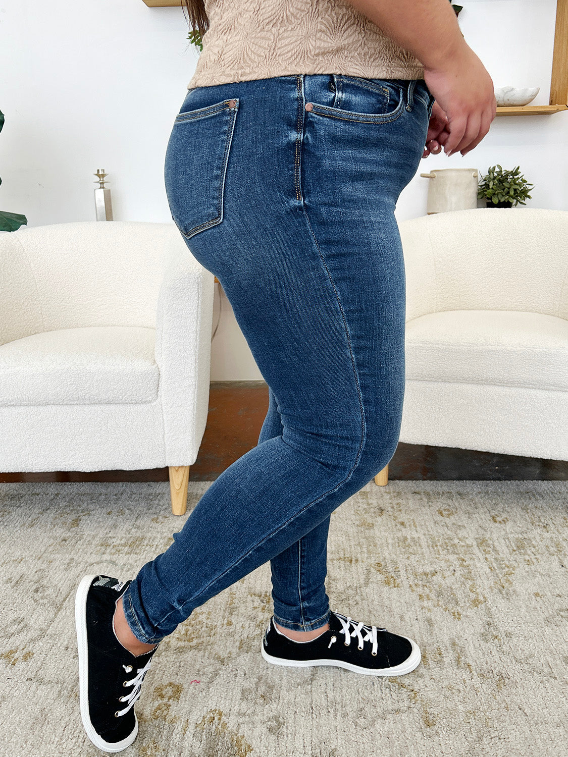 JUDY BLUE Classic Handsand Skinny Jeans