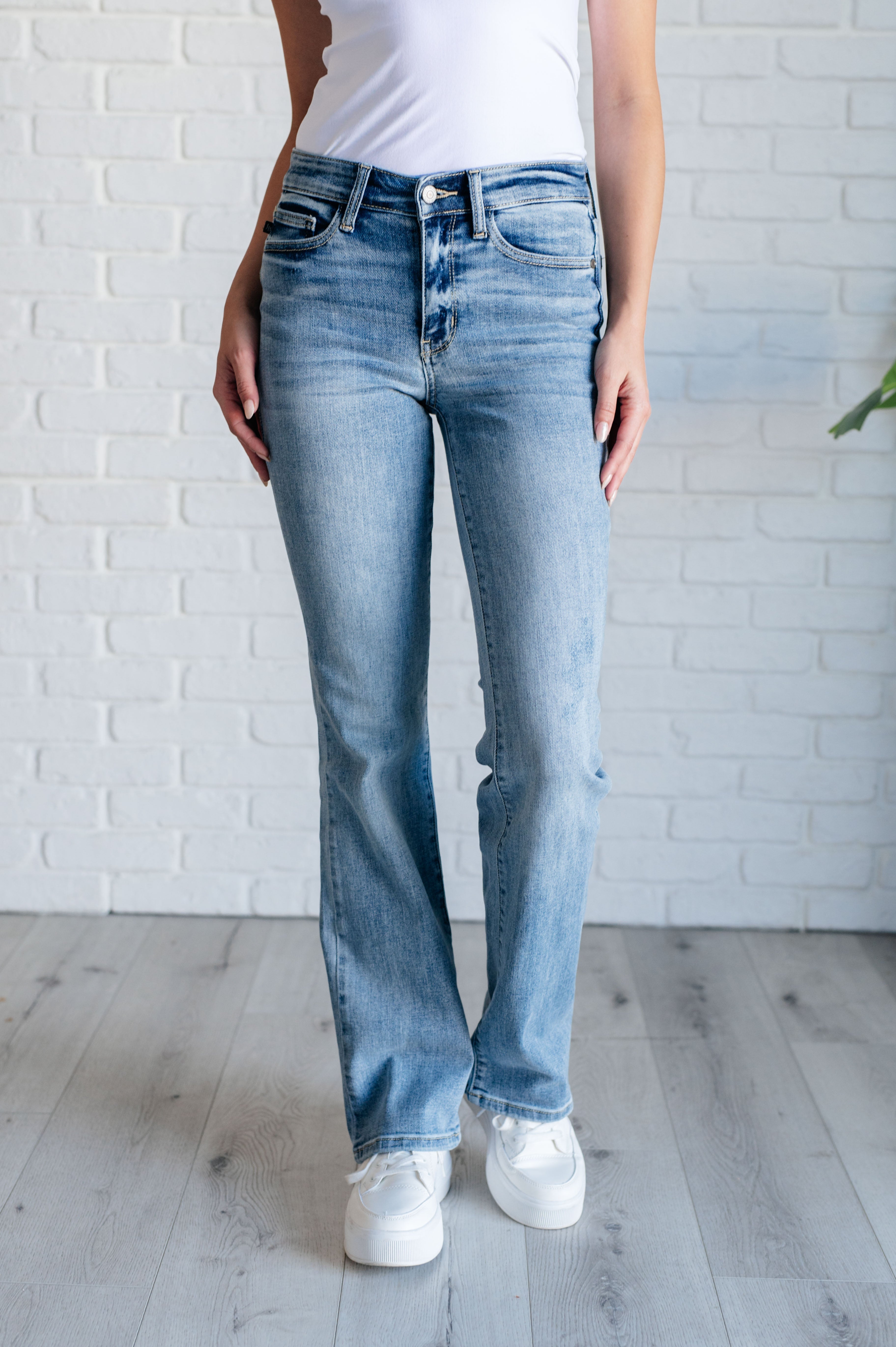 JUDY BLUE: Alana Mid Rise Clean Bootcut Jeans