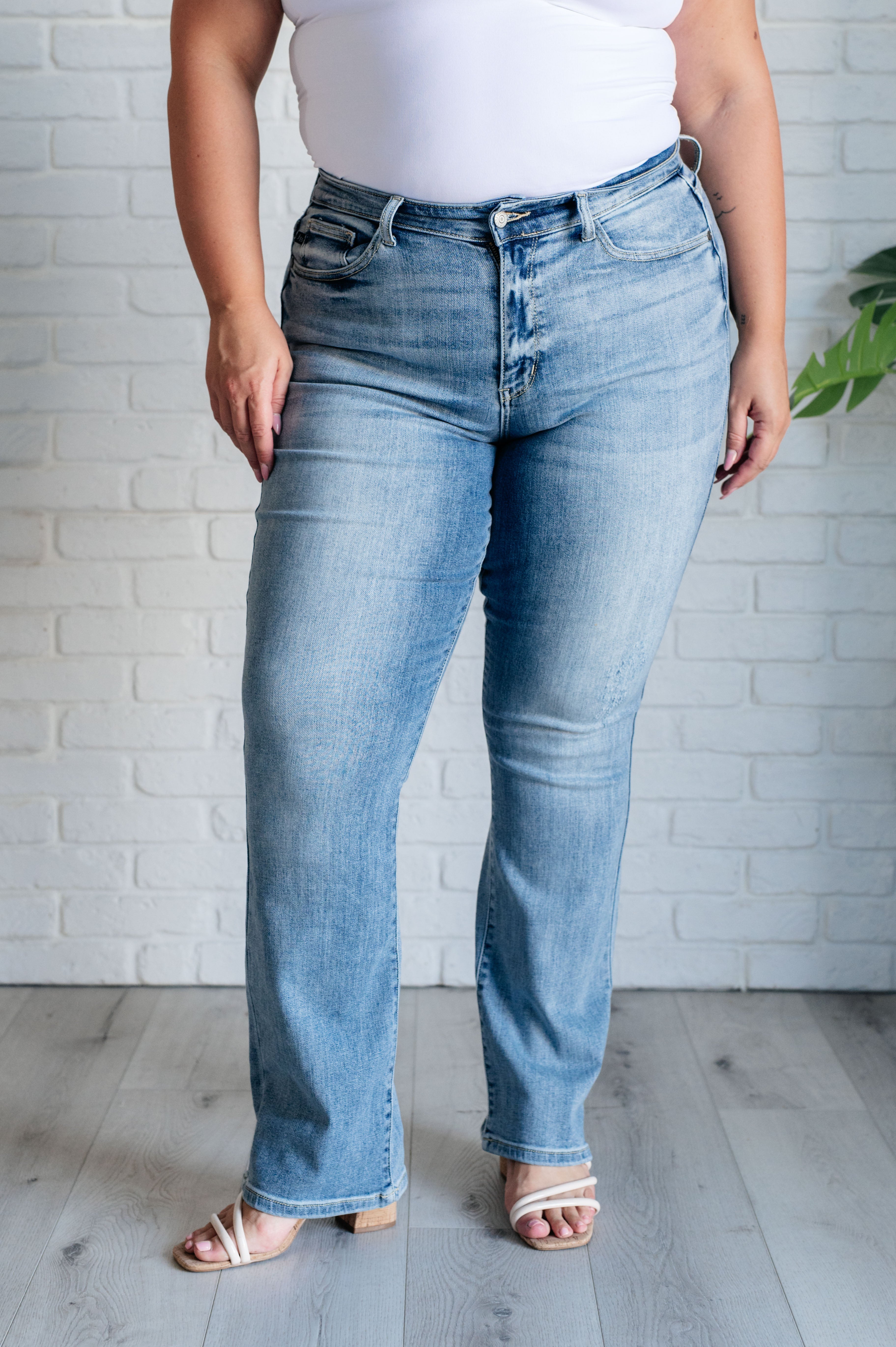 JUDY BLUE: Alana Mid Rise Clean Bootcut Jeans