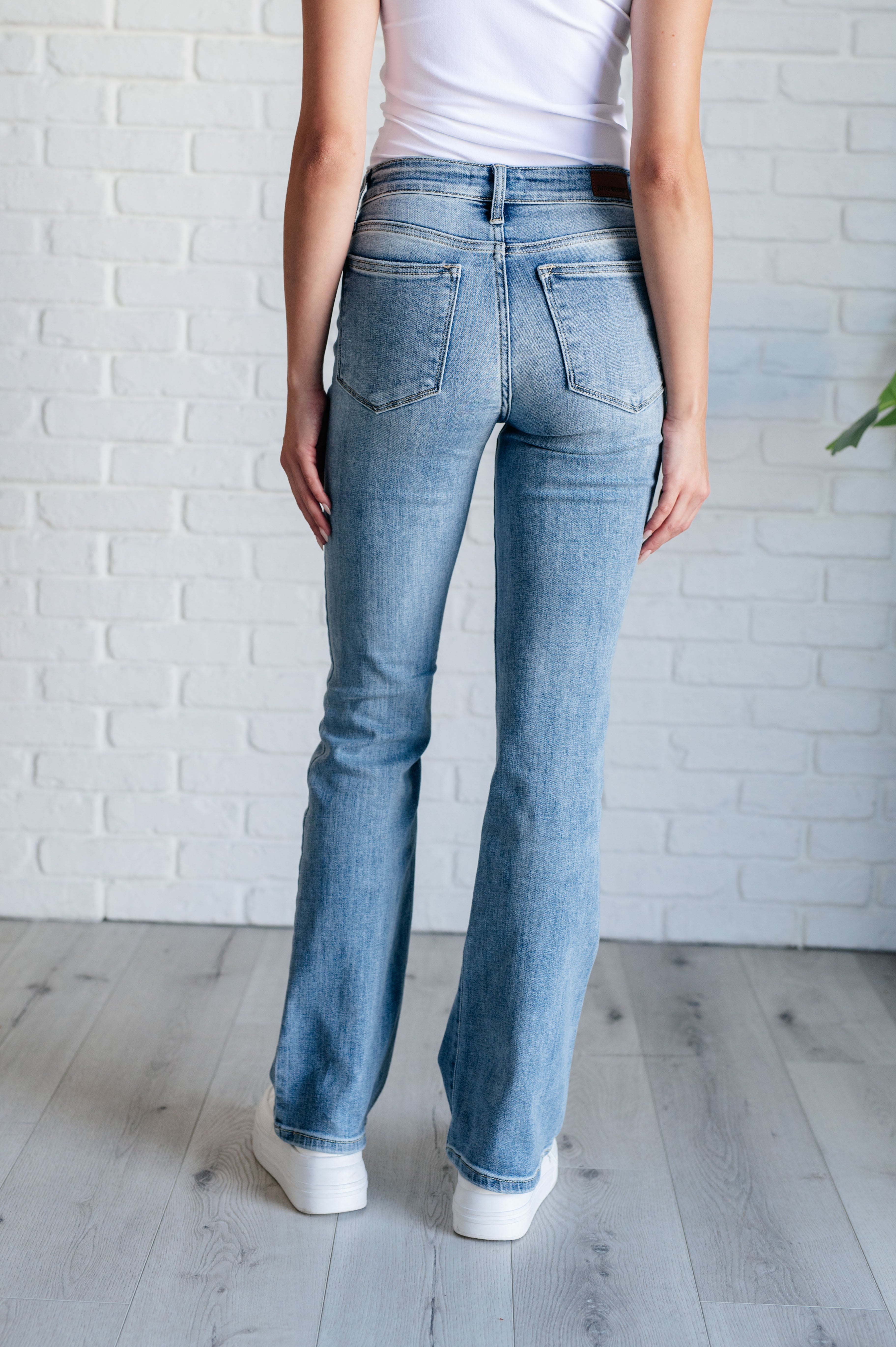 JUDY BLUE: Alana Mid Rise Clean Bootcut Jeans