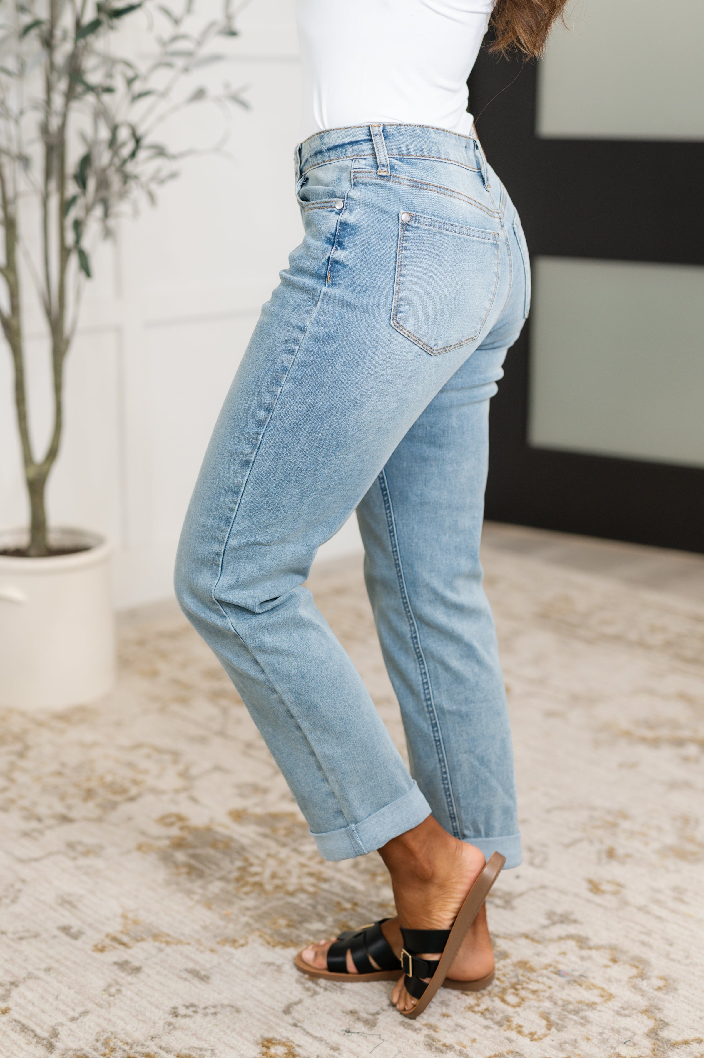 JUDY BLUE: Cheyenne V-Front Cool Denim Boyfriend Jeans