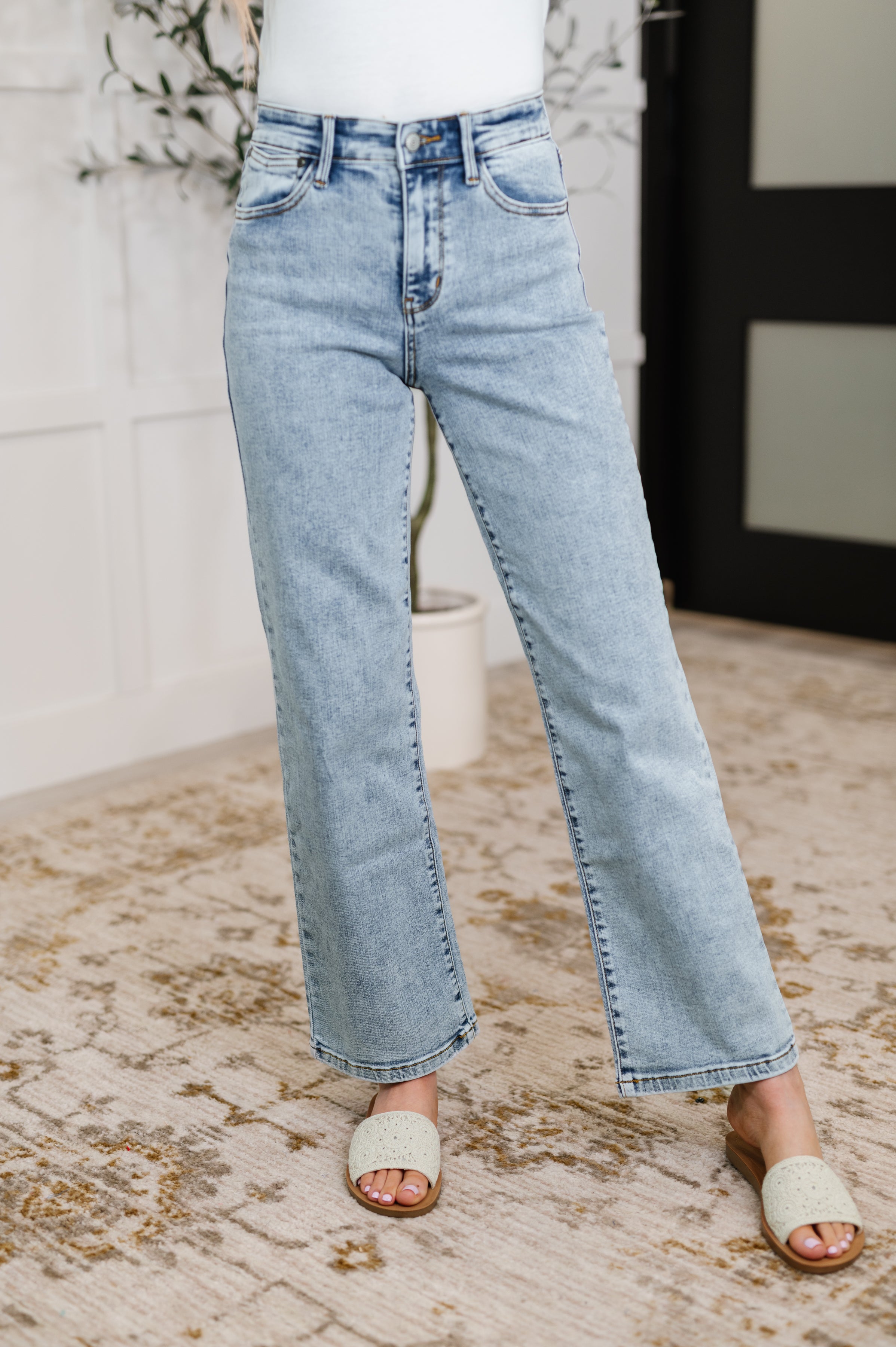 JUDY BLUE:  Debbie High Rise Stone Wash Straight Fit Jeans