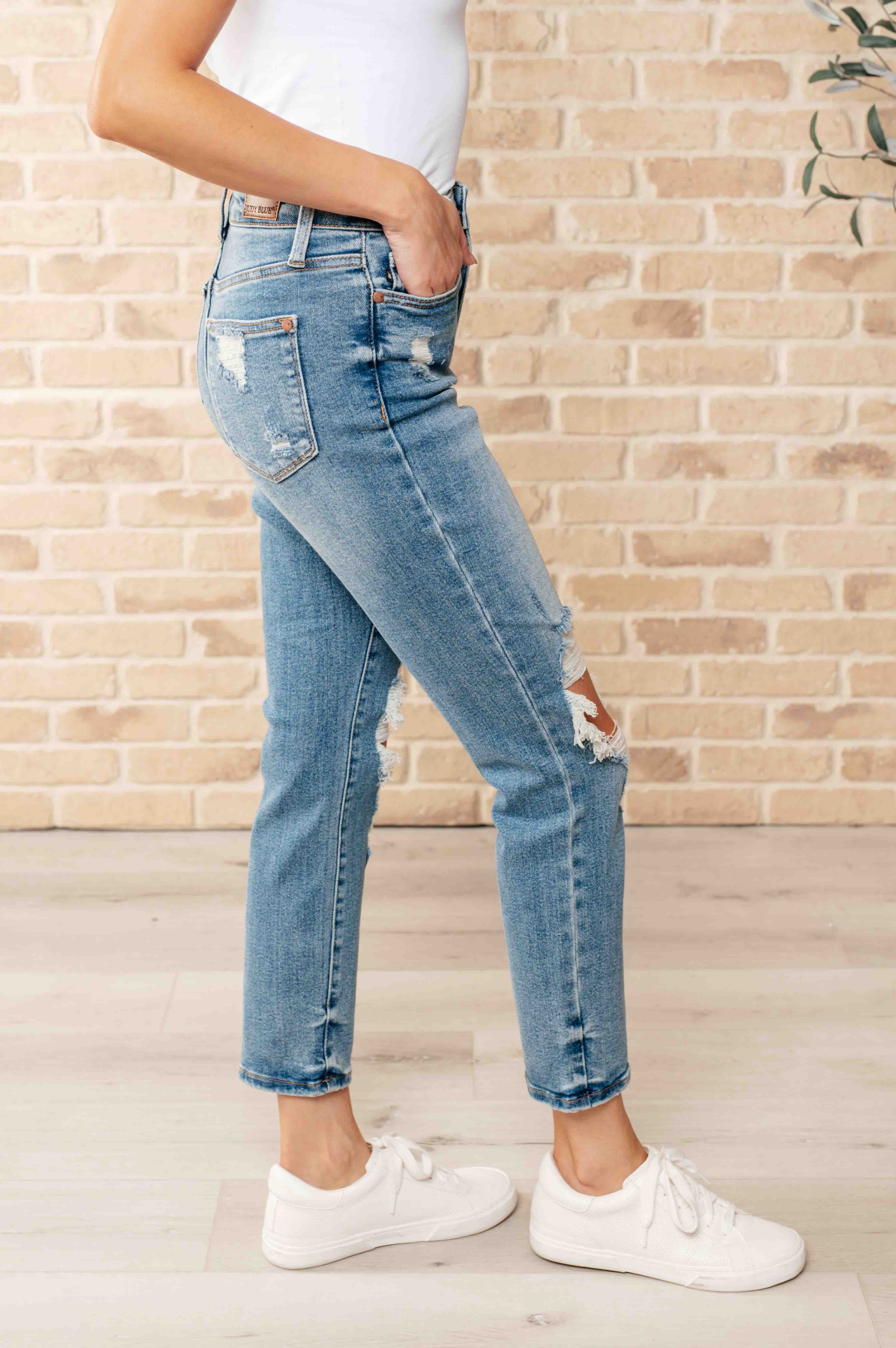 JUDY BLUE: Frankie High Waist Distressed Boyfriend Jeans