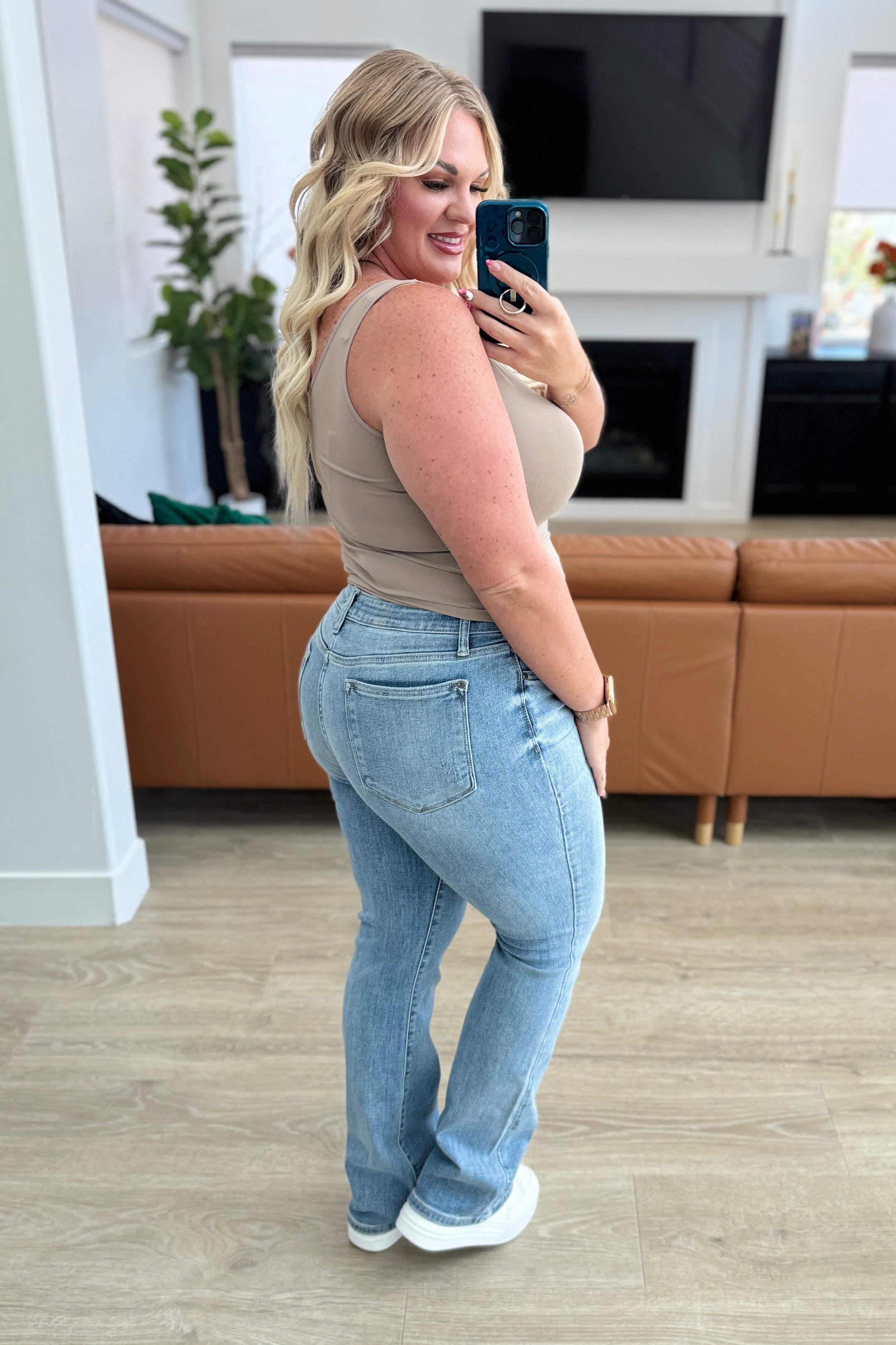 JUDY BLUE: Alana Mid Rise Clean Bootcut Jeans