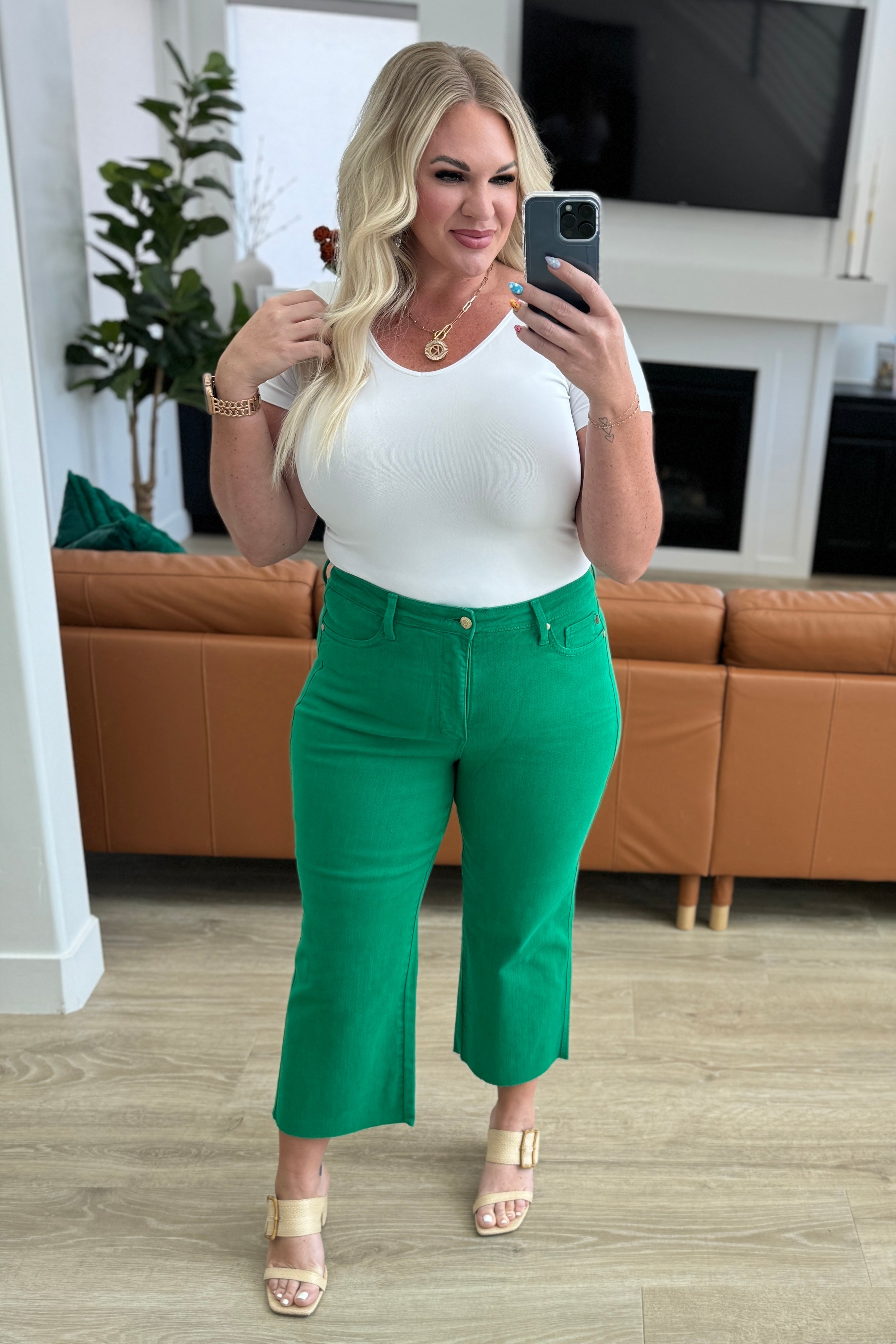 JUDY BLUE Lisa High Rise Control Top Wide Leg Crop Jeans in Kelly Green