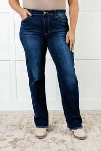 JUDY BLUE: Jacqueline Mid Rise Frayed Hem Straight Leg Jean