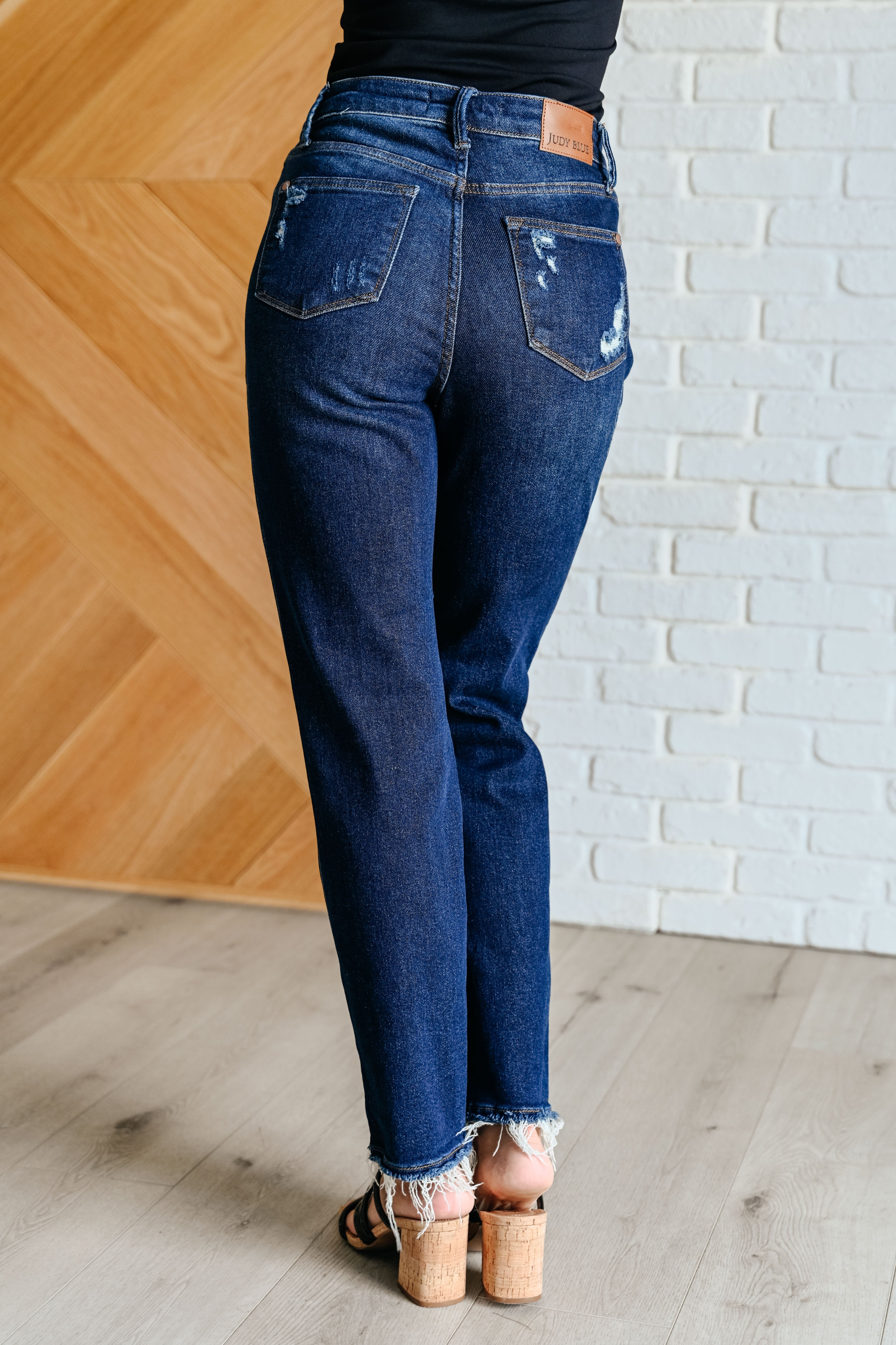 JUDY BLUE: Montana High Rise Rigid Magic Distressed Straight Jeans