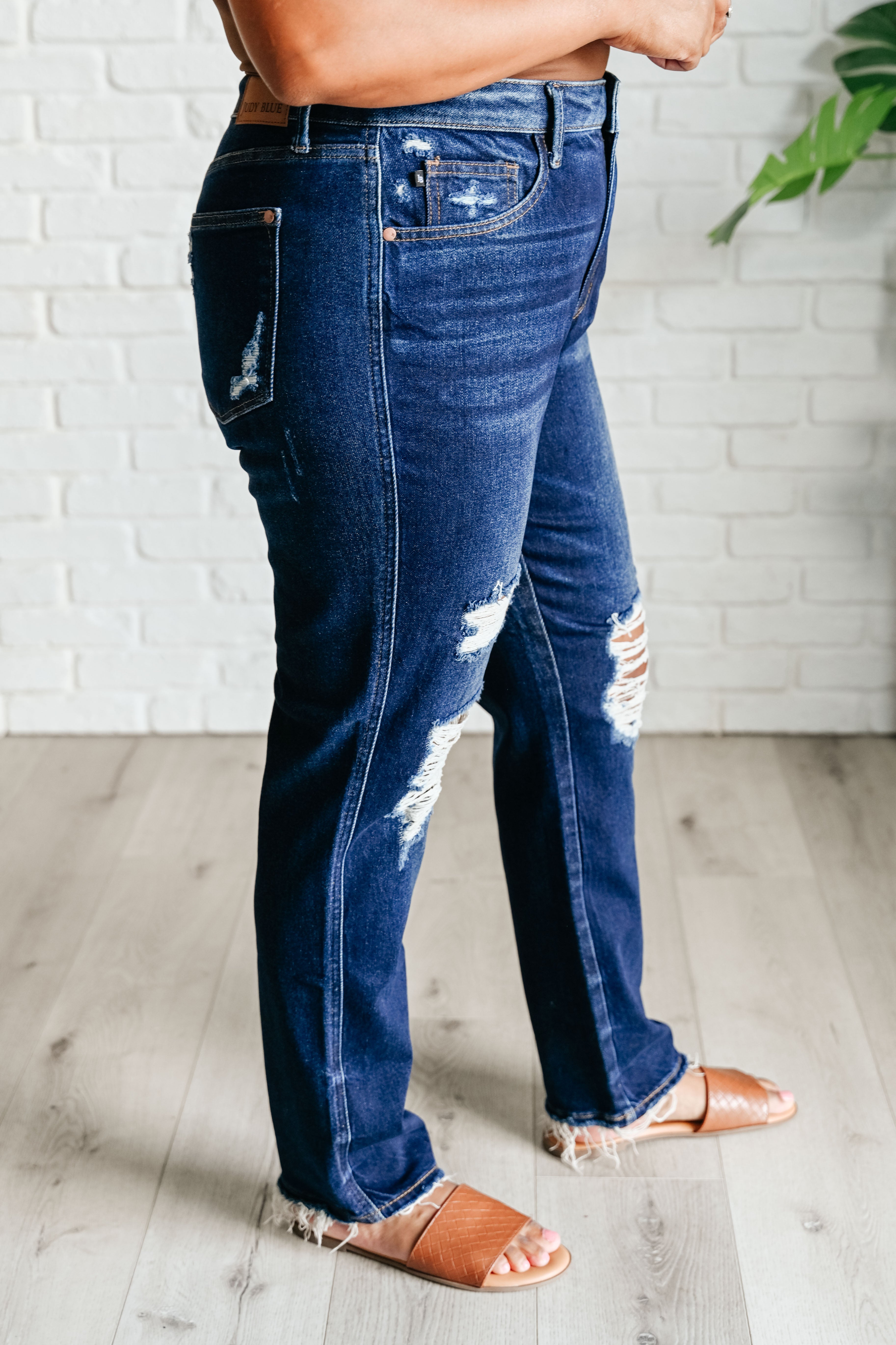 JUDY BLUE: Montana High Rise Rigid Magic Distressed Straight Jeans