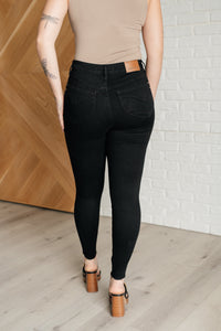 JUDY BLUE: Nicole Tummy Control Skinny Jeans in Black