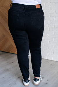 JUDY BLUE: Nicole Tummy Control Skinny Jeans in Black