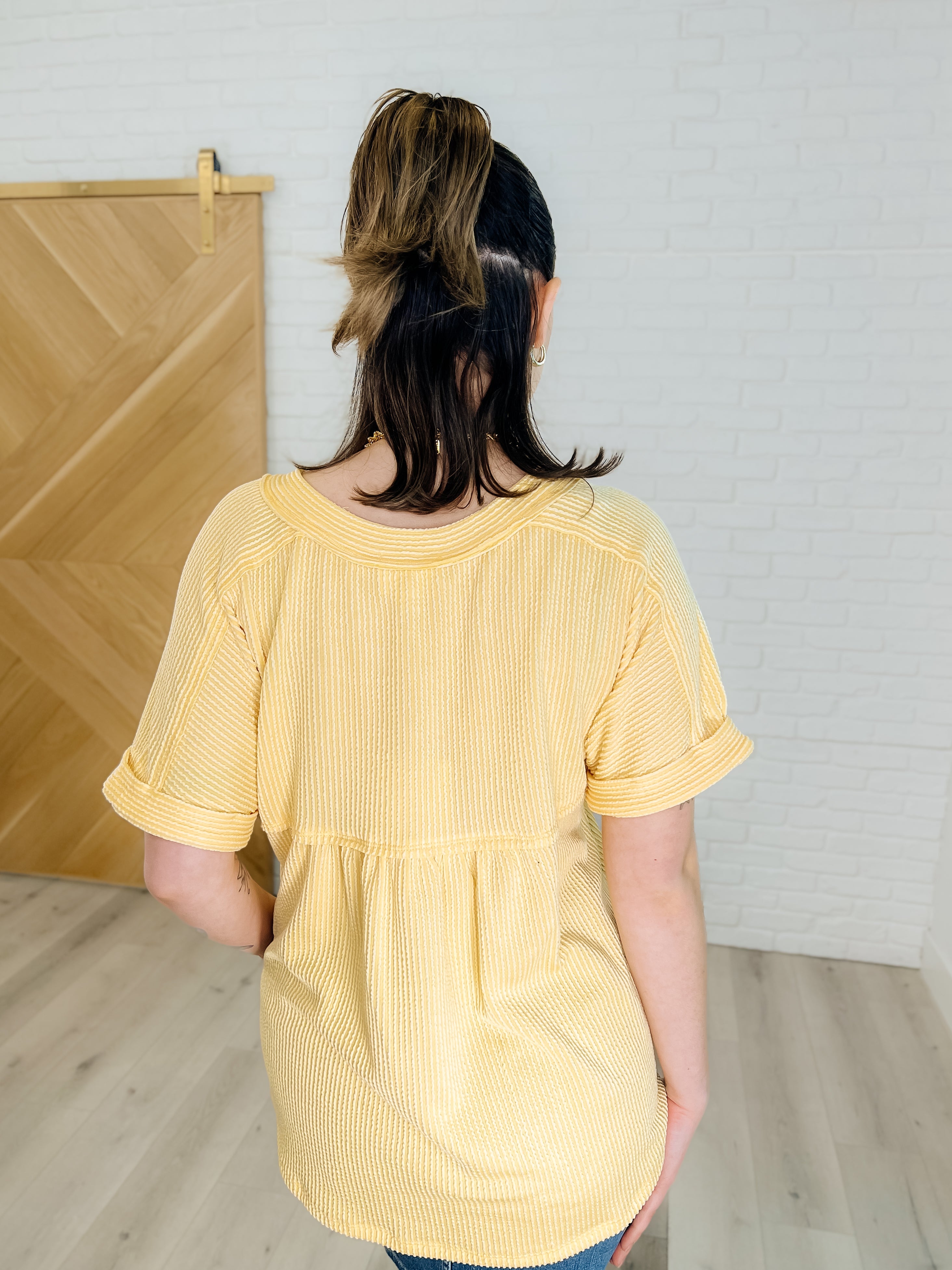 Plain and Sassy V-Neck Tee in Lemonade