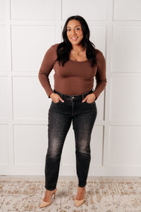 JUDY BLUE: Rita Mid Rise Control Top Slim Jeans