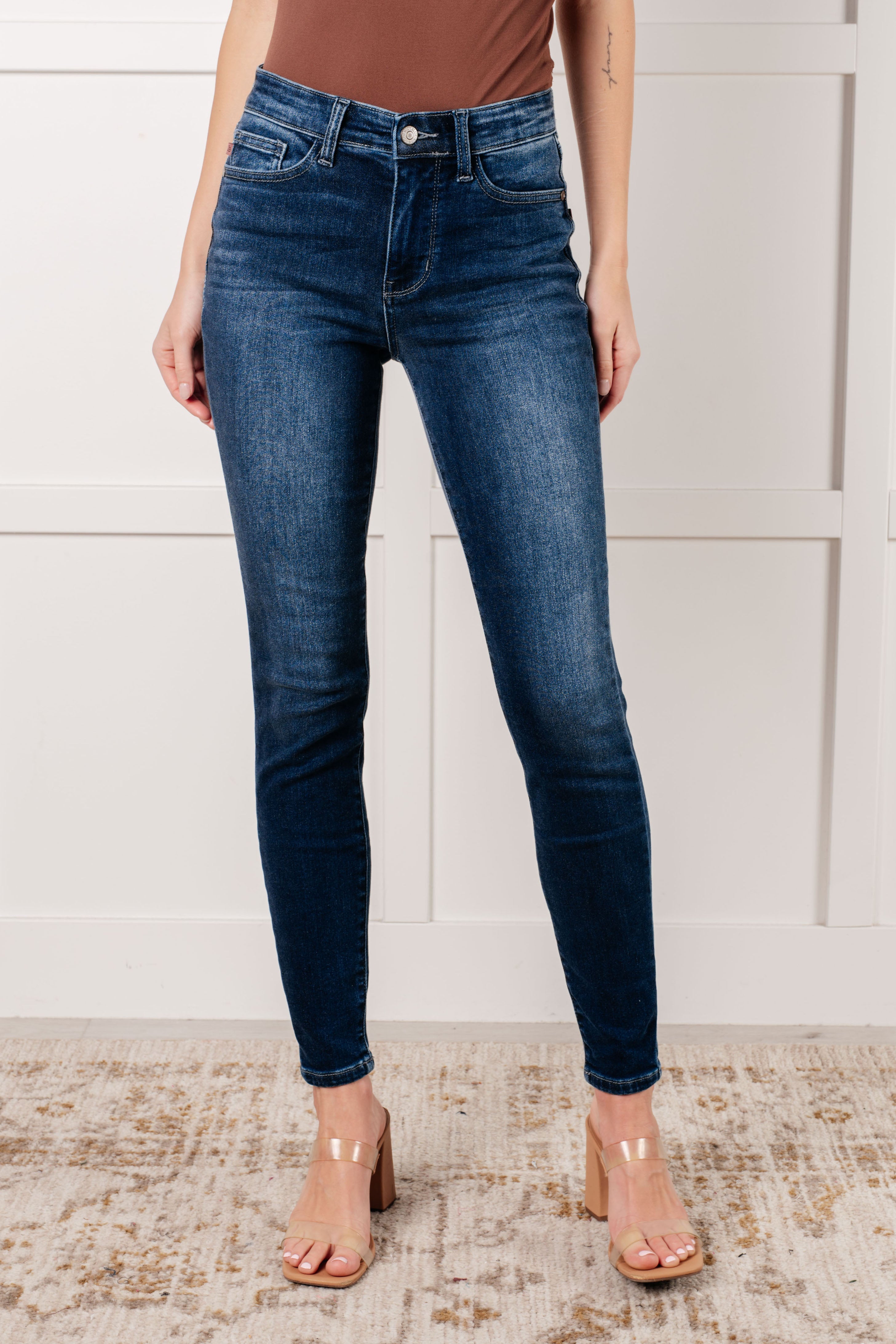 JUDY BLUE: Skylar Mid Rise Thermal Vintage Skinny Jean