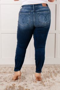 JUDY BLUE: Skylar Mid Rise Thermal Vintage Skinny Jean