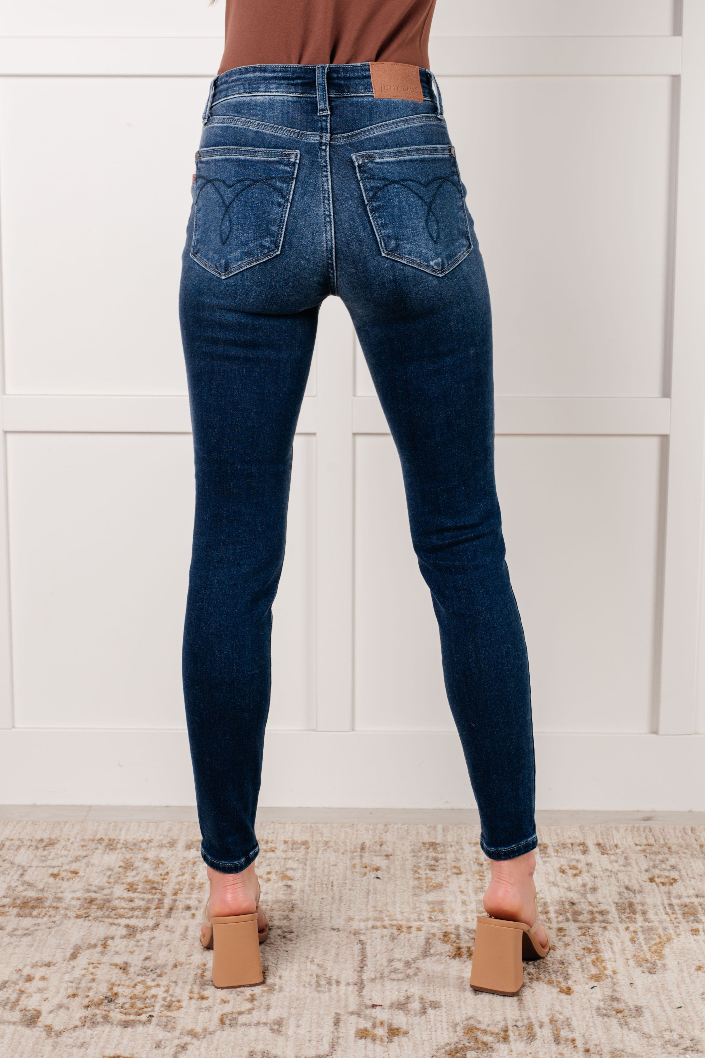 JUDY BLUE: Skylar Mid Rise Thermal Vintage Skinny Jean