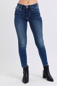 JUDY BLUE: Mid-Rise Waist Skinny Jeans with Thermal Lining