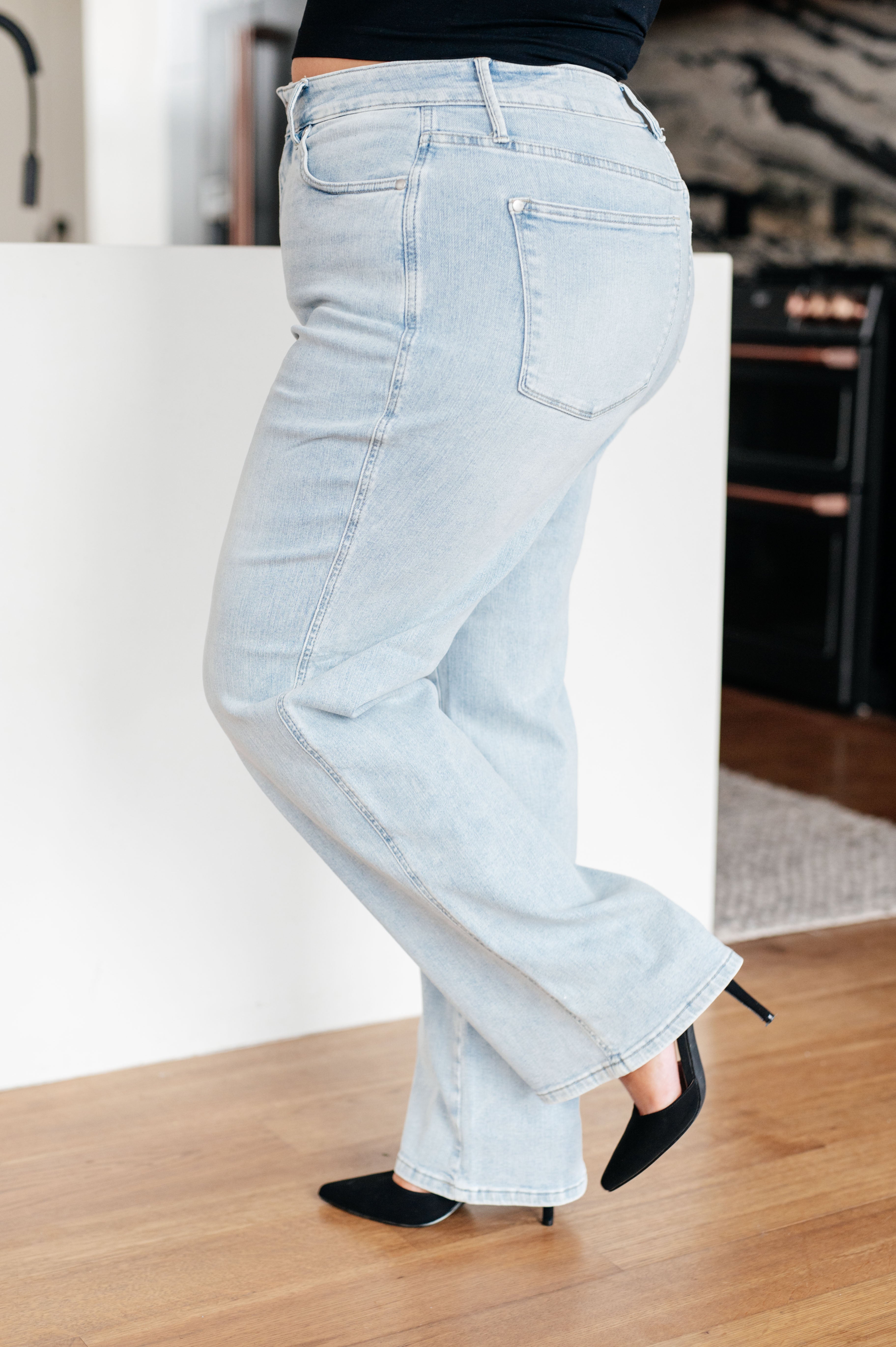 JUDY BLUE Brooke High Rise Control Top Vintage Wash Straight Jeans